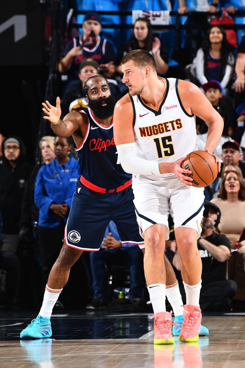 南宫28-哈登巅峰对决，穆雷与90激战切尔西分钟，精彩发挥胜负难料！的简单介绍