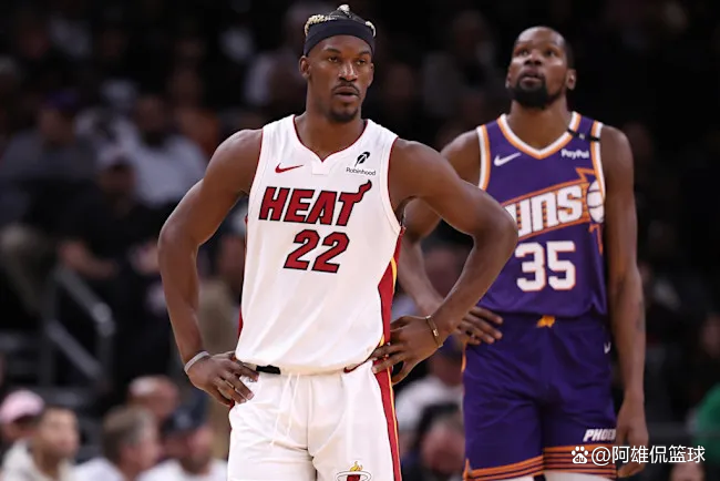 南宫28-包含杜兰特回归赛场，精彩发挥首场状态亮眼，勇士观众沸腾！的词条